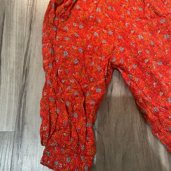 Old navy floral romper - Picture 2 of 4
